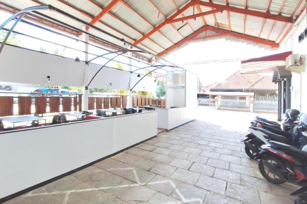 Urbanview Lovetel Near Jalan Sudirman By Reddoorz Padang  Exterior photo
