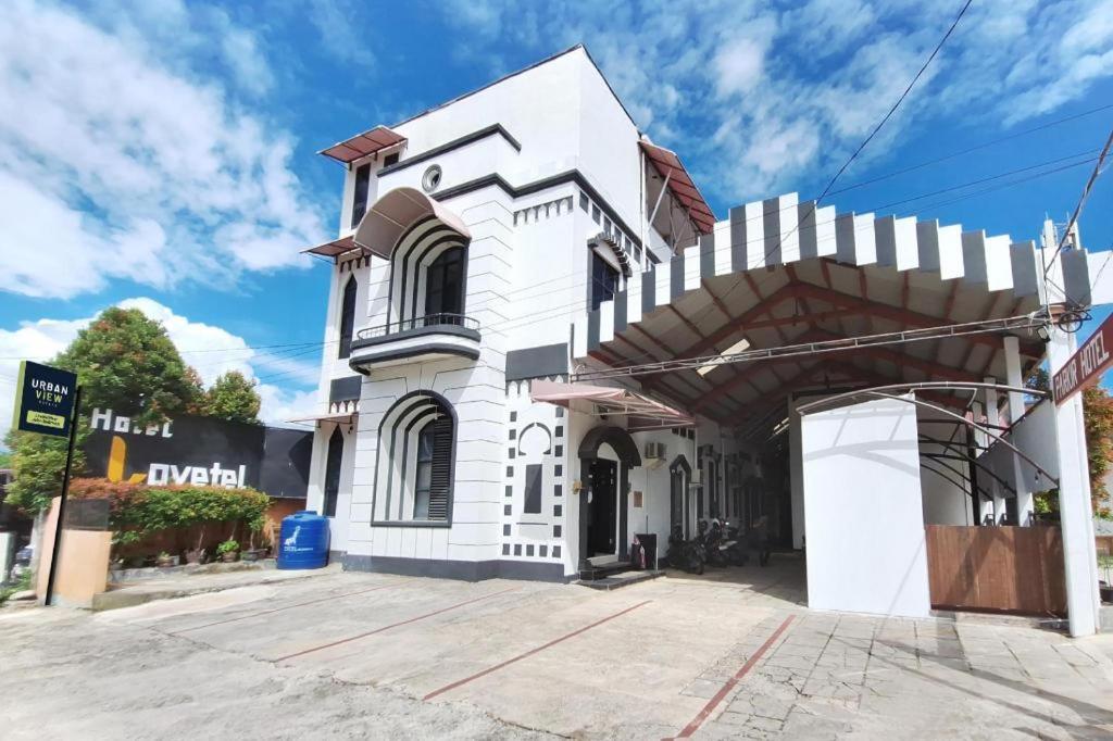 Urbanview Lovetel Near Jalan Sudirman By Reddoorz Padang  Exterior photo
